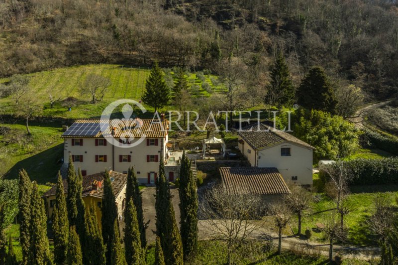 Отдельно стоящий дом в Барберино-ди-Муджелло