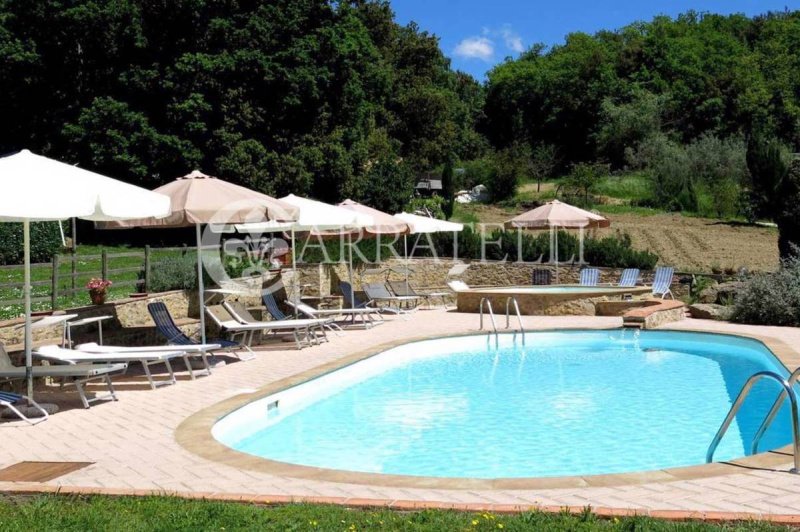 Klein huisje op het platteland in Pomarance