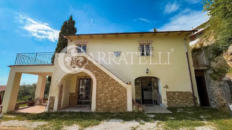 Moradia em Rosignano Marittimo