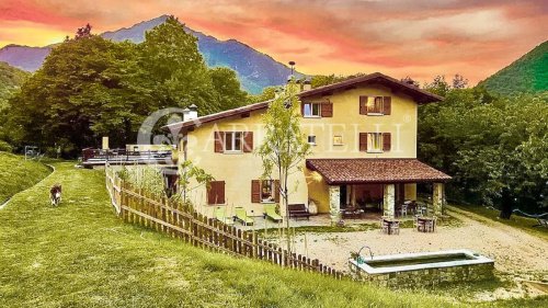 Local commercial à Toscolano-Maderno