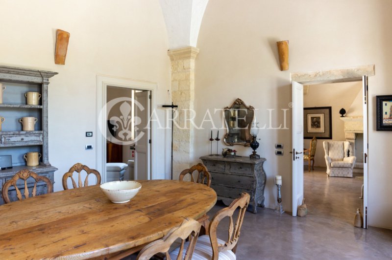 Maison jumelée à Giuggianello