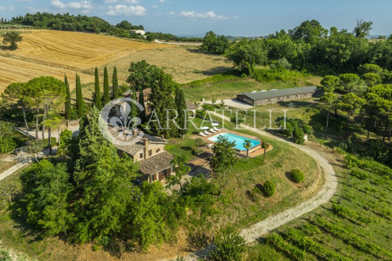 Villa in Todi