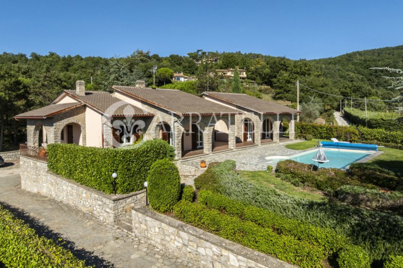 Вилла в Туоро-суль-Тразимено