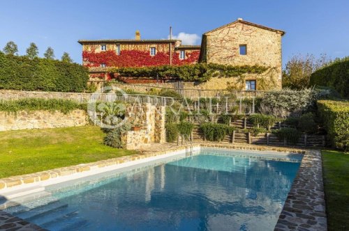 Klein huisje op het platteland in Monticiano