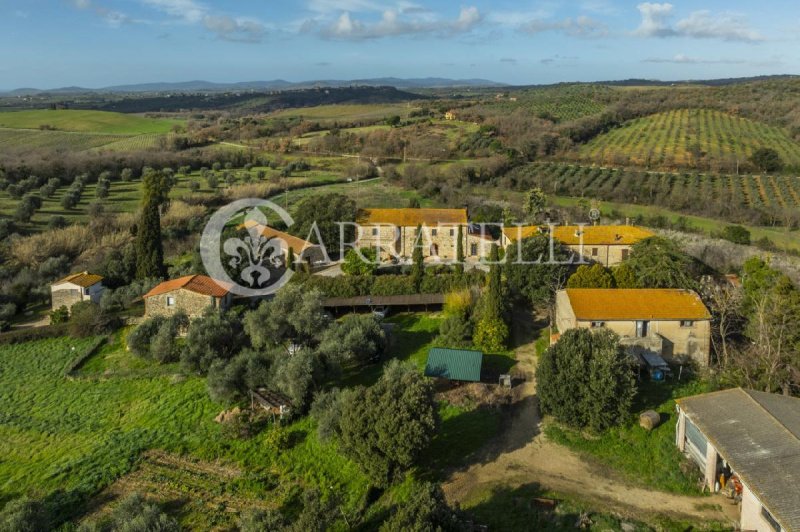 15 Bedrooms Farmhouse for sale in Magliano In Toscana [794559] | Gate-away®