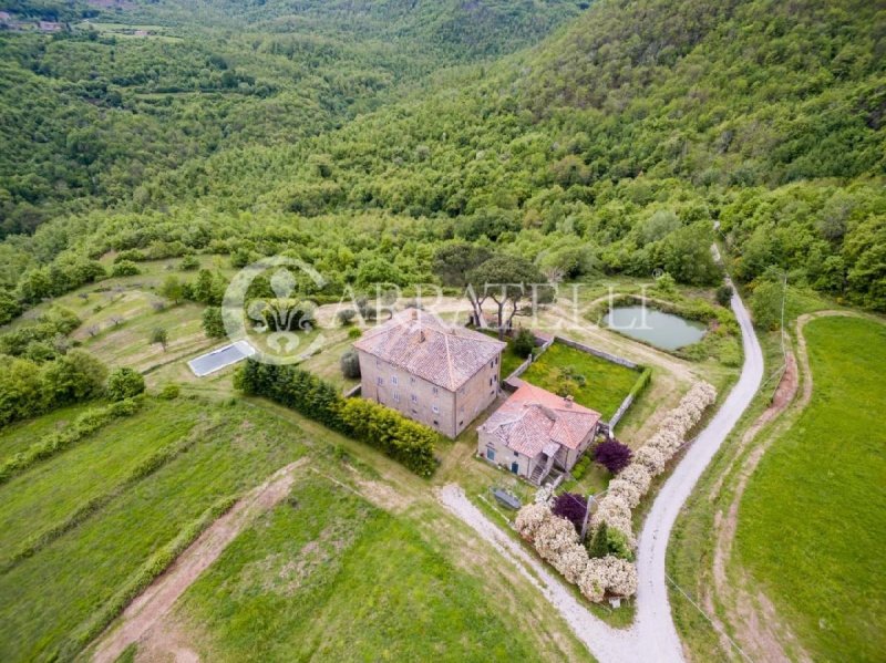 7 Bedrooms Farmhouse for sale in Cortona [810191] | Gate-away®
