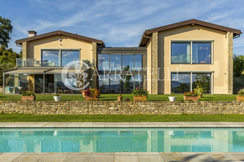 Villa à Scarperia e San Piero