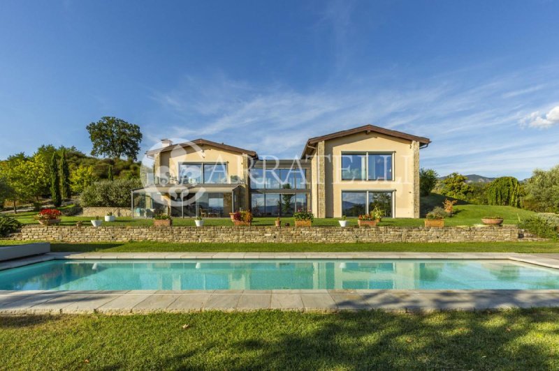 Villa à Scarperia e San Piero