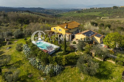 Villa in Scandicci