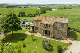 Bondgård i Paciano