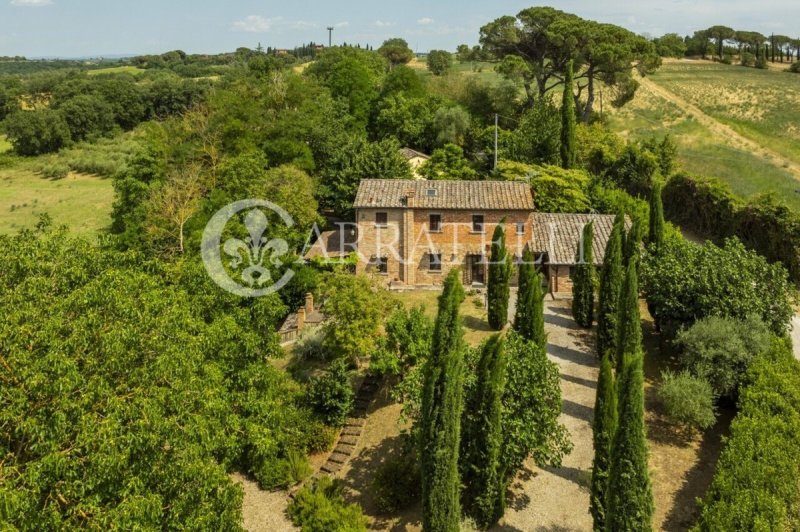Отдельно стоящий дом в Cortona