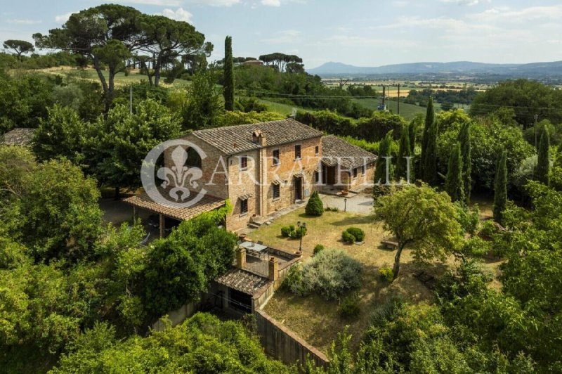 Отдельно стоящий дом в Cortona