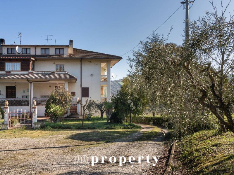 Terraced house in Ripatransone