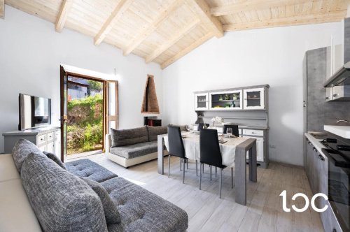 Historiskt hus i Budoni