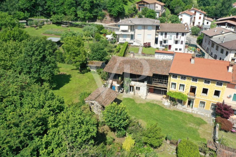 Casa di campagna a Brogliano