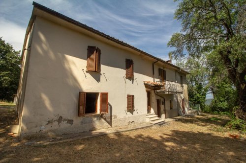 Semi-detached house in Chianni