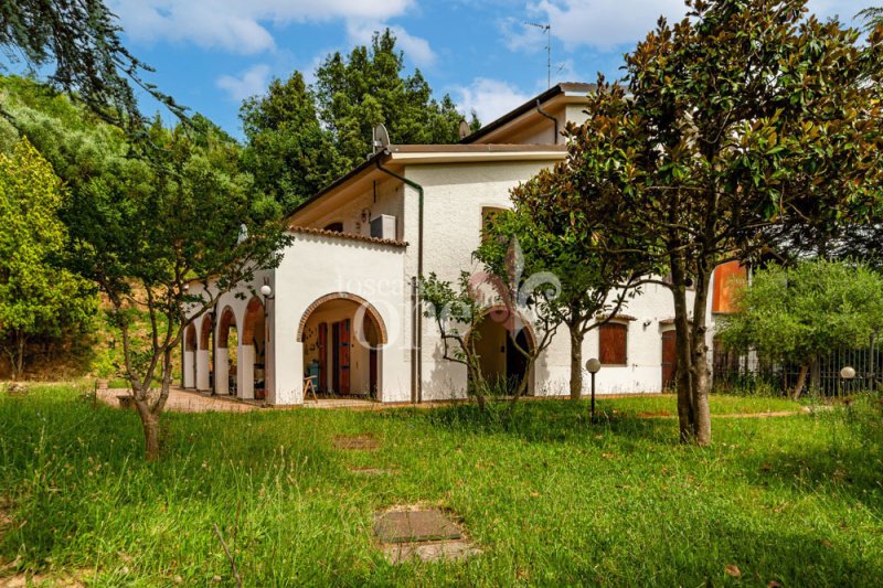 Casa geminada em Crespina Lorenzana