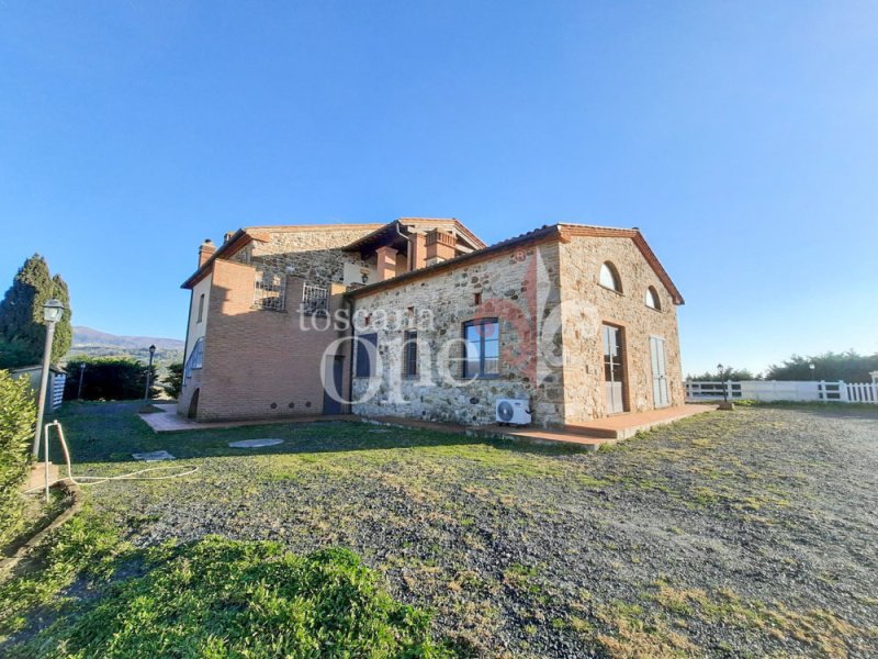 House in Castellina Marittima