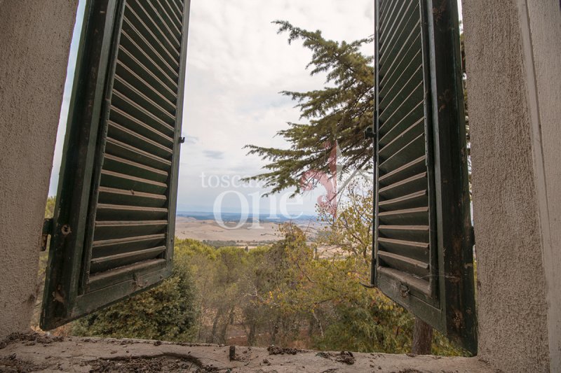 Half-vrijstaande woning in Lajatico