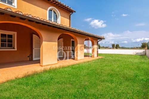 Half-vrijstaande woning in Calcinaia