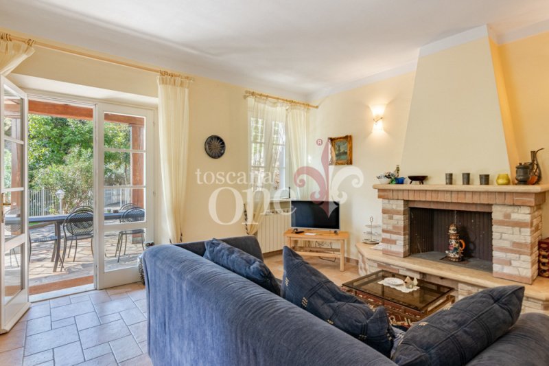 Half-vrijstaande woning in Pietrasanta