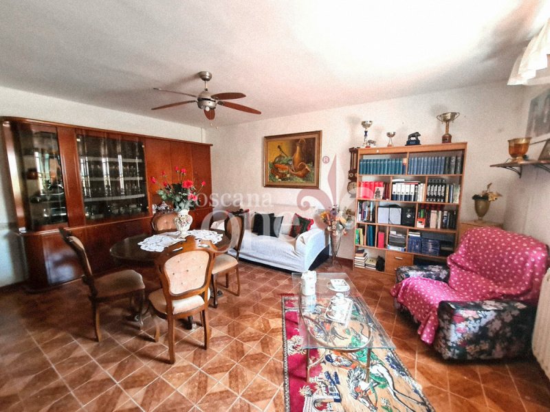 Doppelhaushälfte in Castellina Marittima