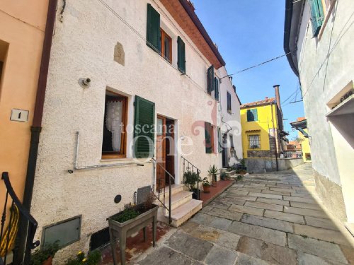 Apartment in Castellina Marittima