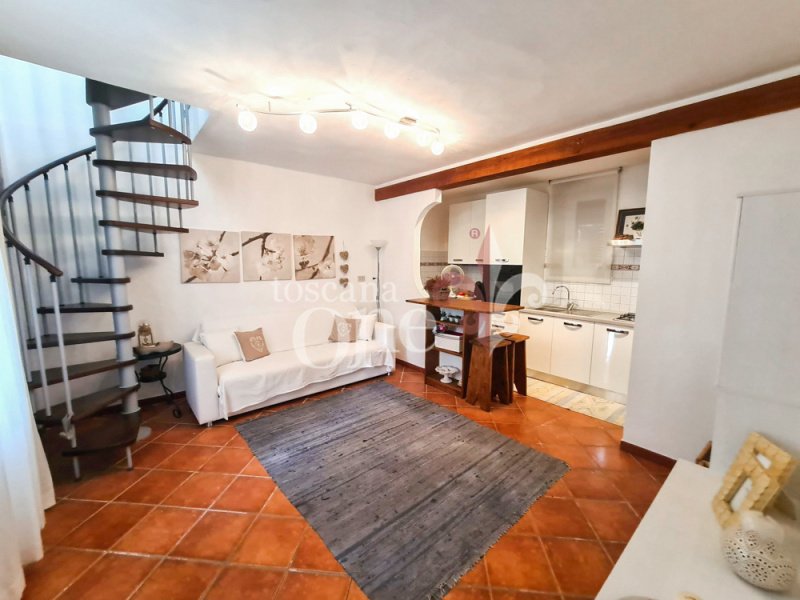 Особняк из двух квартир в Кастеллина-Мариттима