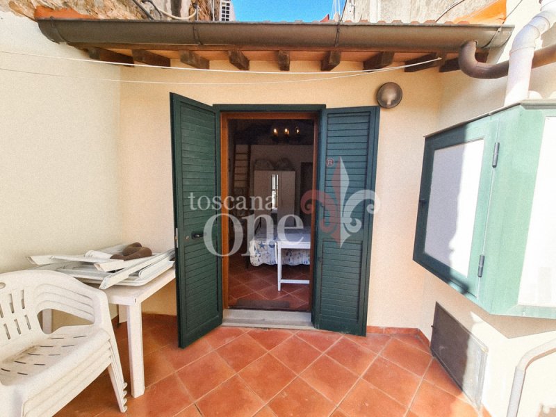 Apartment in Castellina Marittima
