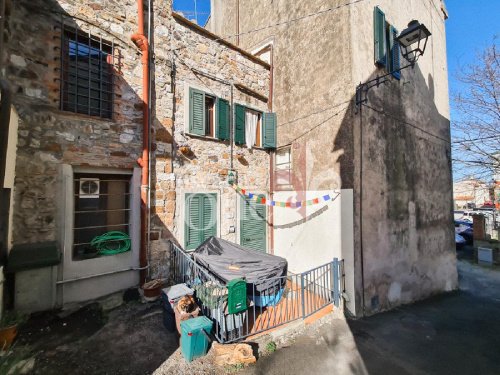 Apartment in Castellina Marittima