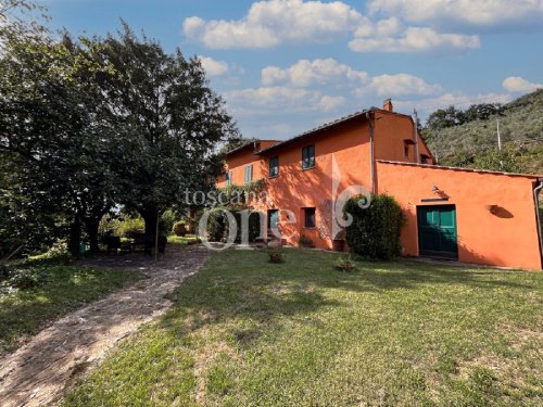 Half-vrijstaande woning in Pisa
