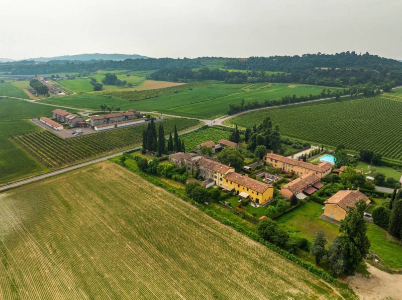 Casolare a Valeggio sul Mincio