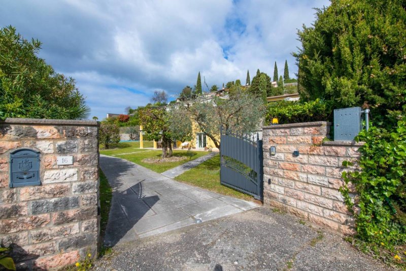 Villa i Costermano