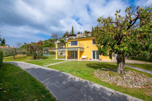 Villa i Costermano