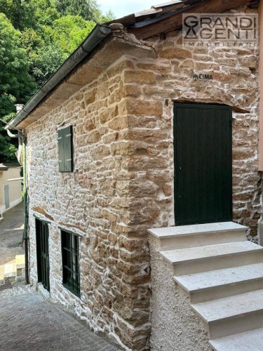 Half-vrijstaande woning in Ferrara di Monte Baldo
