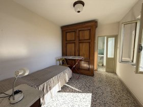 格拉韦多纳联合镇农舍