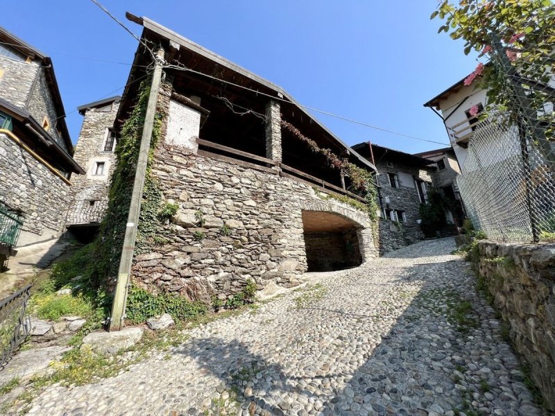 Casa histórica em Domaso