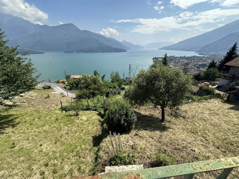 Maison individuelle à Gravedona ed Uniti