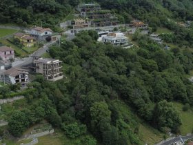 Строительный участок в Домазо