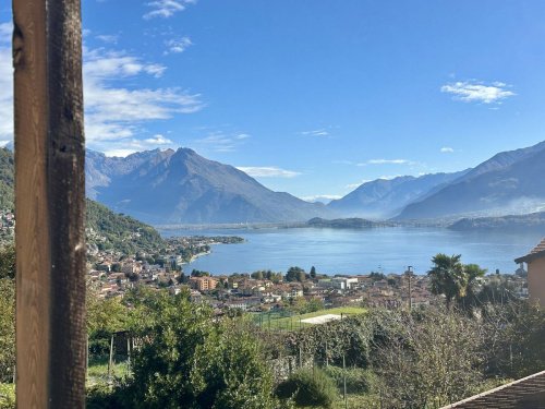 格拉韦多纳联合镇半独立房屋