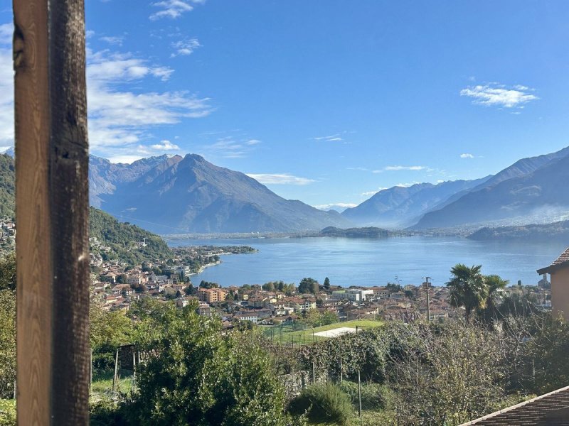 格拉韦多纳联合镇半独立房屋