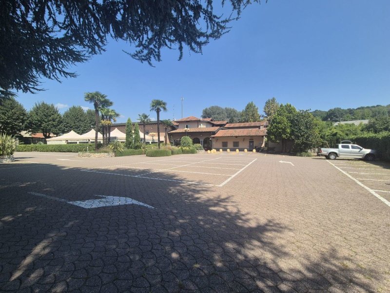 Коммерческая недвижимость в Фино-Морнаско