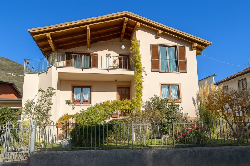 格拉韦多纳联合镇独栋房屋