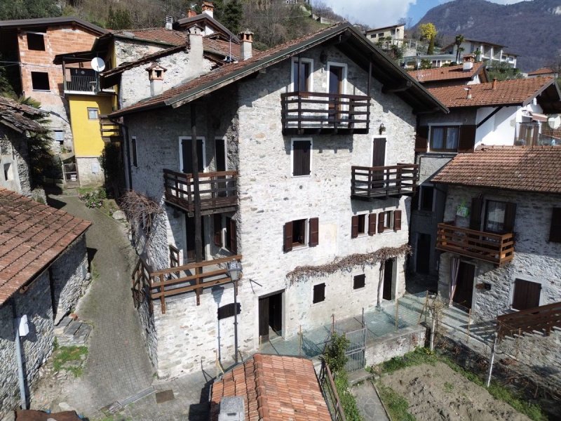 Appartement individuel à Gravedona ed Uniti