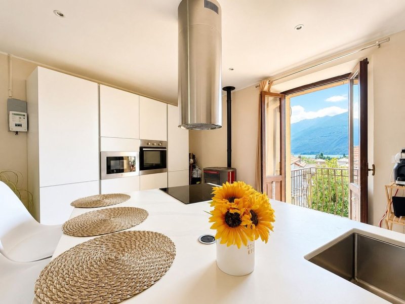 Self-contained apartment in Gravedona ed Uniti