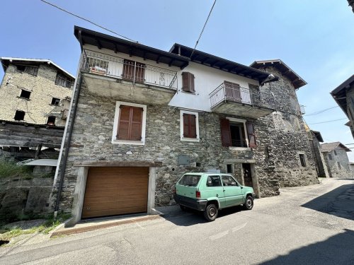 Onafhankelijk appartement in Gravedona ed Uniti