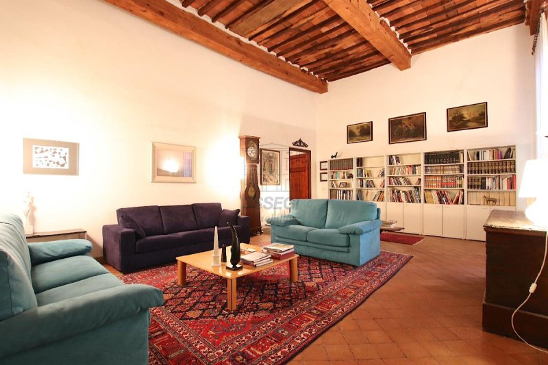 Apartamento em Lucca