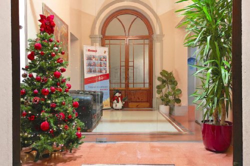 Hus från källare till tak i Lucca