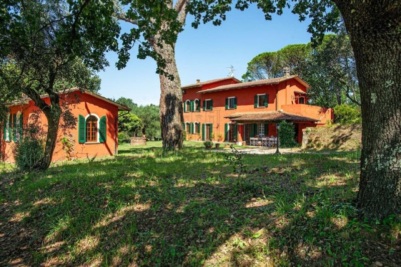 Klein huisje op het platteland in Montecarlo