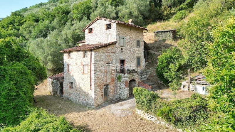 Casa de fazenda em Borgo a Mozzano